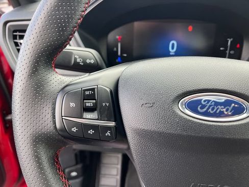 Used 2025 Ford Escape ST-Line AWD/4WD image 16