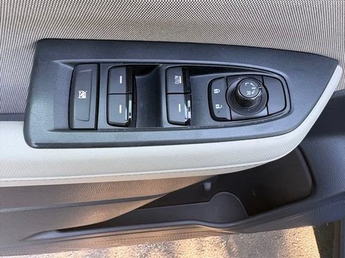 Used 2025 Subaru Forester AWD/4WD image 16