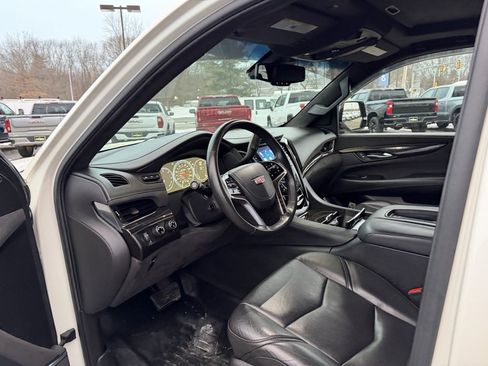 Used 2015 Cadillac Escalade Platinum image 14
