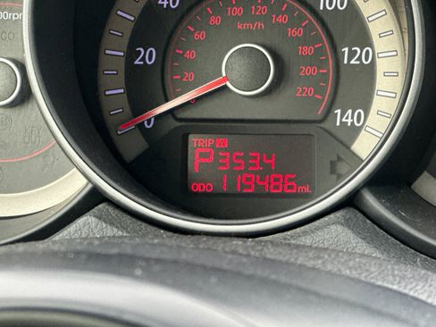 Used 2011 Kia Forte Koup EX image 24