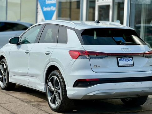 Used 2022 Audi Q4 e-tron Premium w/ Convenience Package image 3