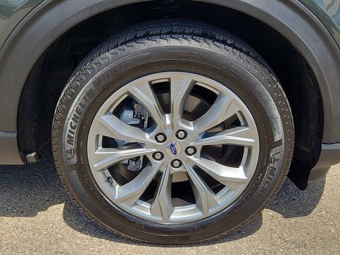 Used 2023 Ford Explorer XLT w/ Equipment Group 202A AWD/4WD image 8