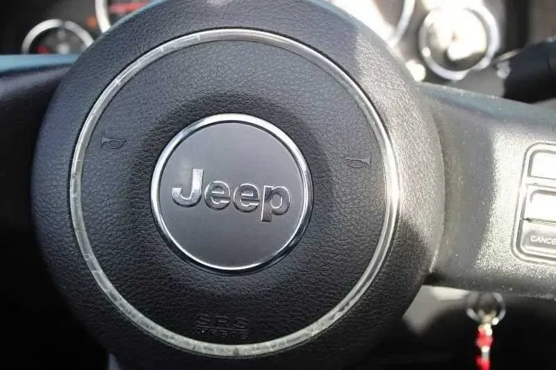 Used 2013 Jeep Wrangler Rubicon w/ PWR Convenience Group AWD/4WD image 23