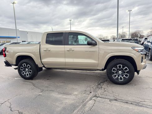 Used 2023 Chevrolet Colorado Z71 w/ Z71 Convenience Package 2 AWD/4WD image 4