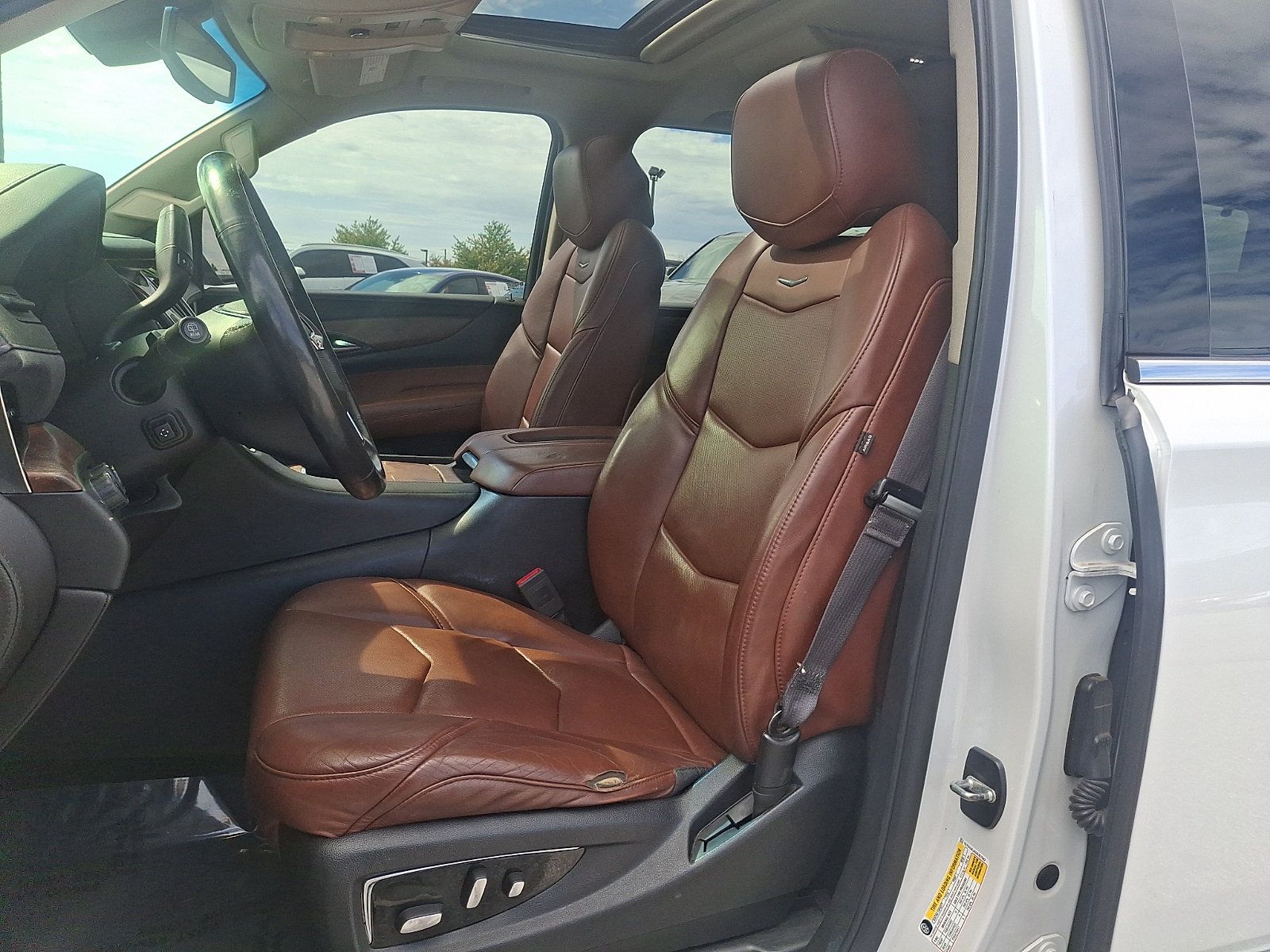 Used 2016 Cadillac Escalade ESV Premium AWD/4WD image 14