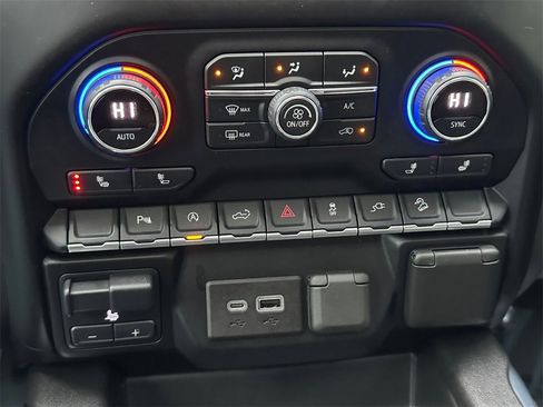 Used 2021 Chevrolet Silverado 1500 LT Trail Boss w/ Convenience Package II image 28