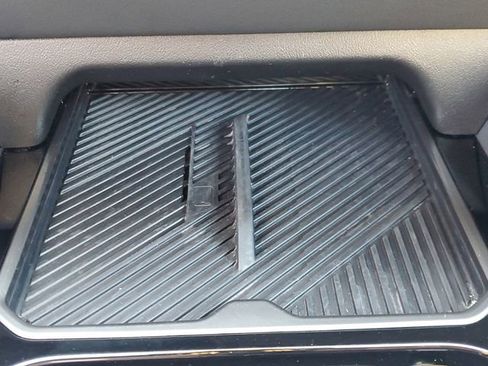 Used 2025 BMW 530i image 28