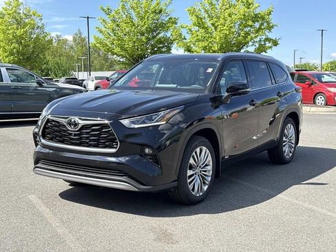 Used 2026 Toyota Highlander Platinum AWD/4WD image 5