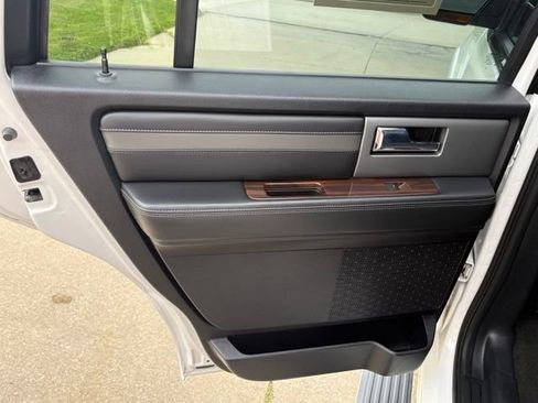 Used 2017 Ford Expedition Platinum AWD/4WD image 20