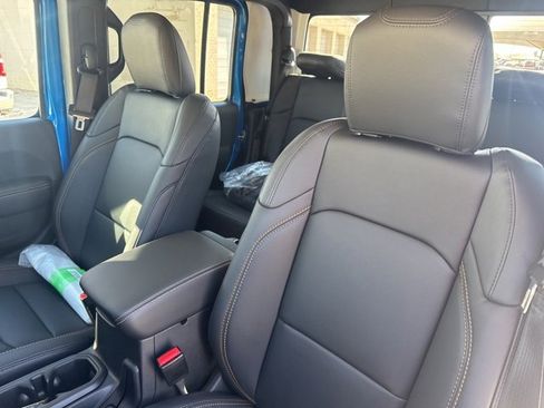 New 2026 Jeep Gladiator Sport image 9