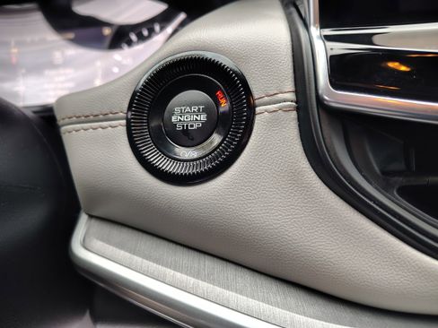 Certified 2024 Jeep Compass Limited image 30