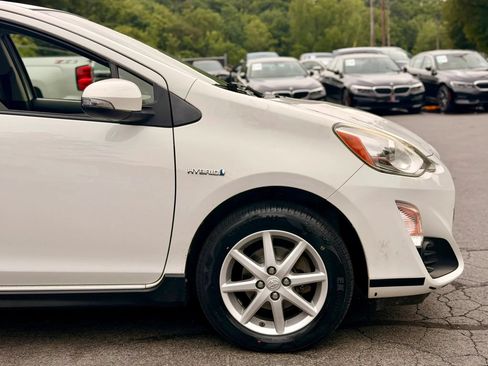 Used 2017 Toyota Prius C One FWD image 8
