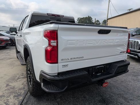 Used 2024 Chevrolet Silverado 1500 ZR2 AWD/4WD image 2