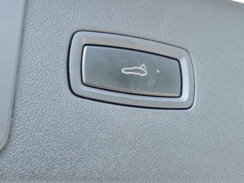 Used 2022 Porsche Cayenne AWD/4WD image 12