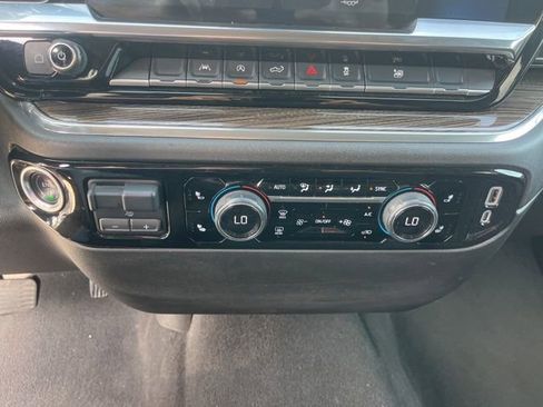 Used 2025 Chevrolet Silverado 1500 LT image 28