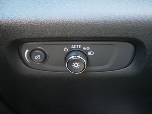 Used 2023 Chevrolet Traverse LT w/ LT Premium Package AWD/4WD image 26