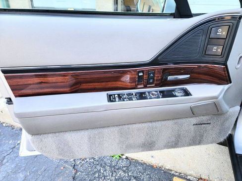 Used 1999 Buick Le Sabre Custom w/ Prestige Opt Pkg FWD image 9