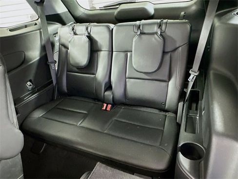 Used 2022 Ford Explorer XLT w/ Equipment Group 202A image 12