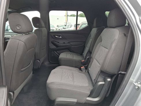 Used 2023 Chevrolet Traverse LT AWD/4WD image 11