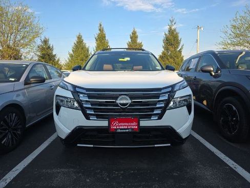 Certified 2025 Nissan Rogue Platinum w/ Platinum Premium Package image 8