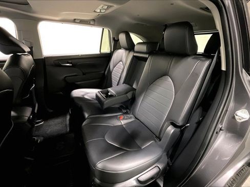 Certified 2024 Toyota Highlander XLE AWD/4WD image 27