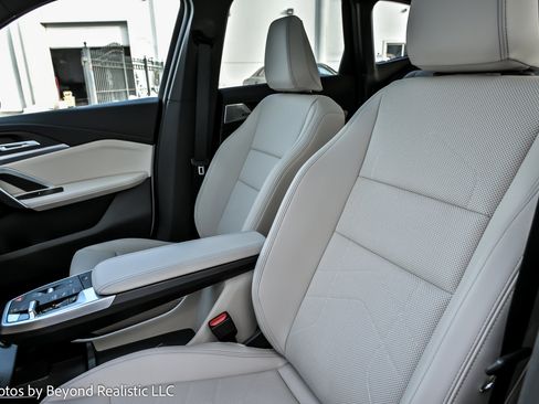 Used 2025 BMW X1 xDrive28i w/ Premium Package image 2