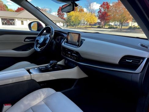 Used 2021 Nissan Rogue SL image 24