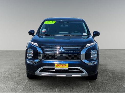 Used 2024 Mitsubishi Outlander SE image 8