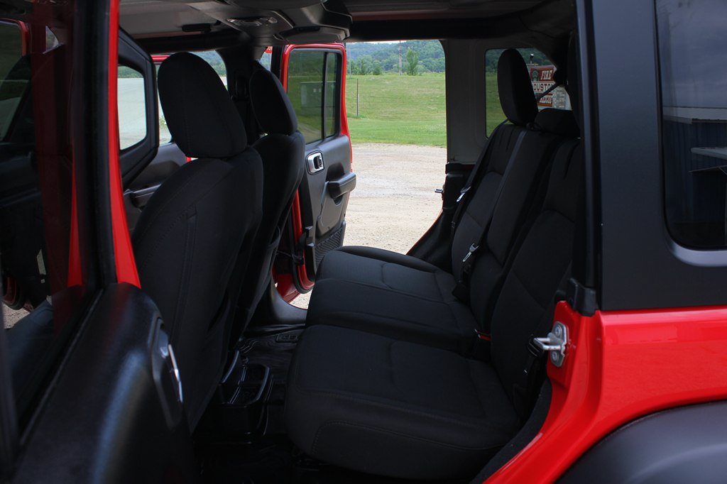Used 2023 Jeep Wrangler Unlimited w/ Cold Weather Group AWD/4WD image 35