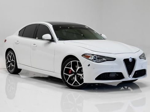 Used 2021 Alfa Romeo Giulia Ti w/ Active Assist 2 Package TI AWD/4WD image 4