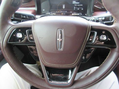Used 2023 Lincoln Aviator Black Label w/ Jet Package image 30