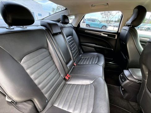 Used 2015 Ford Fusion SE w/ Equipment Group 202A image 18