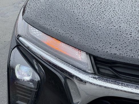 Used 2025 Chevrolet Trax LS image 4