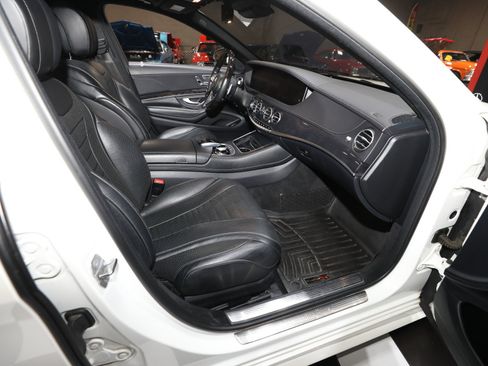 Used 2019 Mercedes-Benz S 560 4MATIC Sedan image 36
