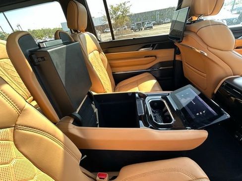Used 2024 Jeep Grand Wagoneer L Series III w/ Rear Seat Video Group 1 AWD/4WD image 35