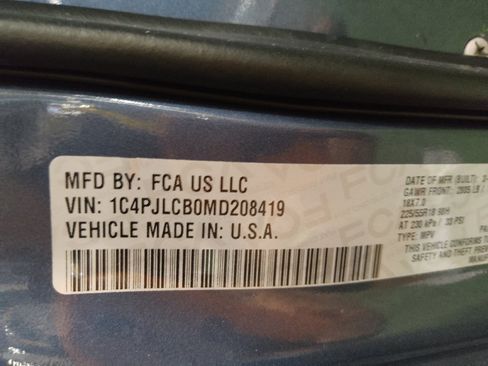 Used 2021 Jeep Cherokee Latitude FWD image 33