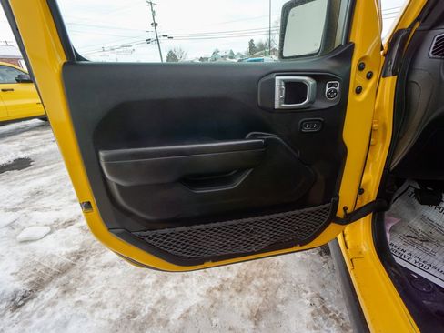 Used 2021 Jeep Wrangler Sport AWD/4WD image 14