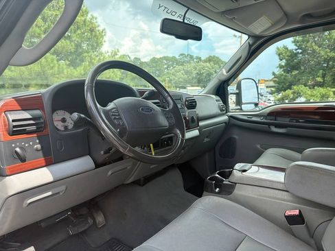Used 2006 Ford F350 Lariat RWD image 32