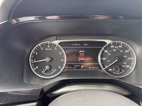 Used 2025 Nissan Pathfinder SV FWD image 10