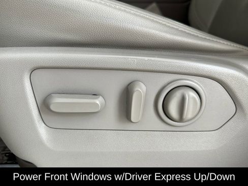 Used 2021 GMC Sierra 1500 SLT w/ SLT Convenience Package image 16