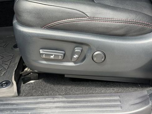 Used 2022 Toyota 4Runner TRD Off-Road Premium w/ Moonroof Package AWD/4WD image 13