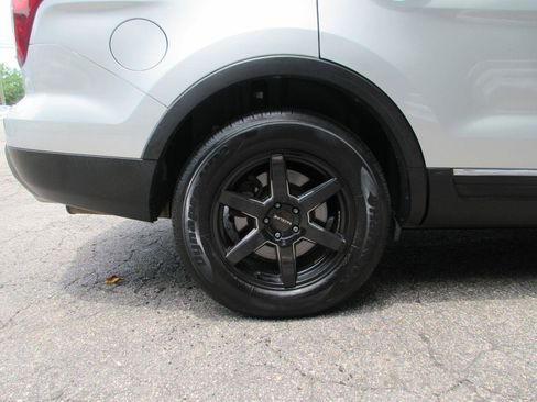 Used 2015 Ford Explorer Limited AWD/4WD image 23