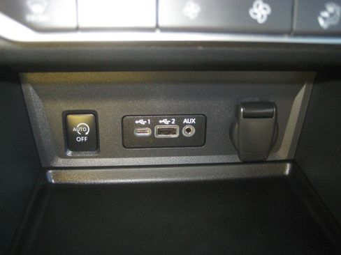 Used 2024 Nissan Sentra SV w/ All-Weather Package FWD image 16