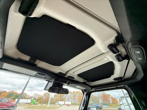 Used 2024 Jeep Gladiator Rubicon w/ Convenience Group image 24