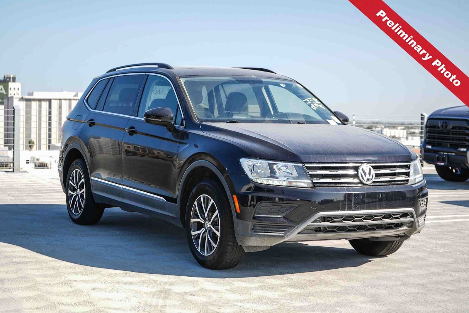 Used 2020 Volkswagen Tiguan SE AWD/4WD image 3