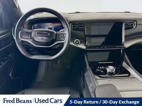 Used 2025 Jeep Wagoneer Series II w/ Premium Group I AWD/4WD image 31