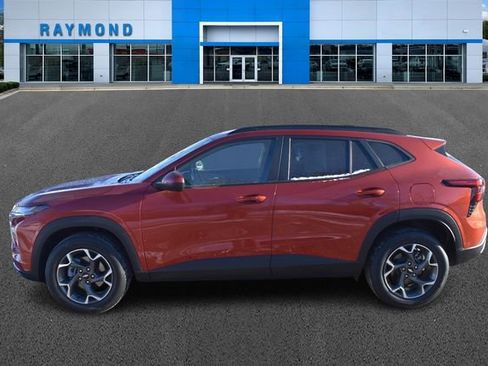 Certified 2024 Chevrolet Trax LT w/ Driver Confidence Package image 6