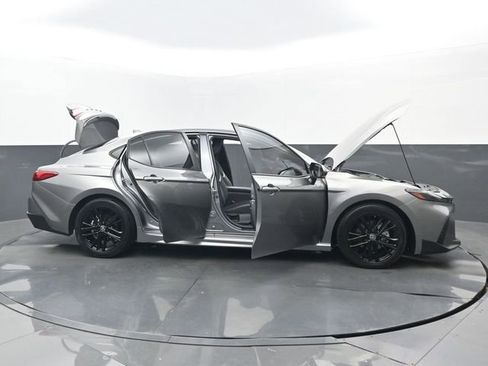 Used 2025 Toyota Camry SE w/ Multimedia Upgrade Package image 33