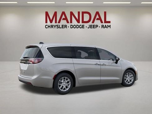 New 2026 Chrysler Voyager LX FWD image 4
