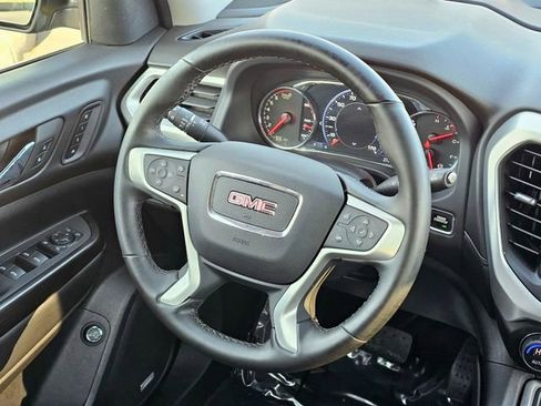 Used 2023 GMC Acadia SLT w/ Technology Package image 33